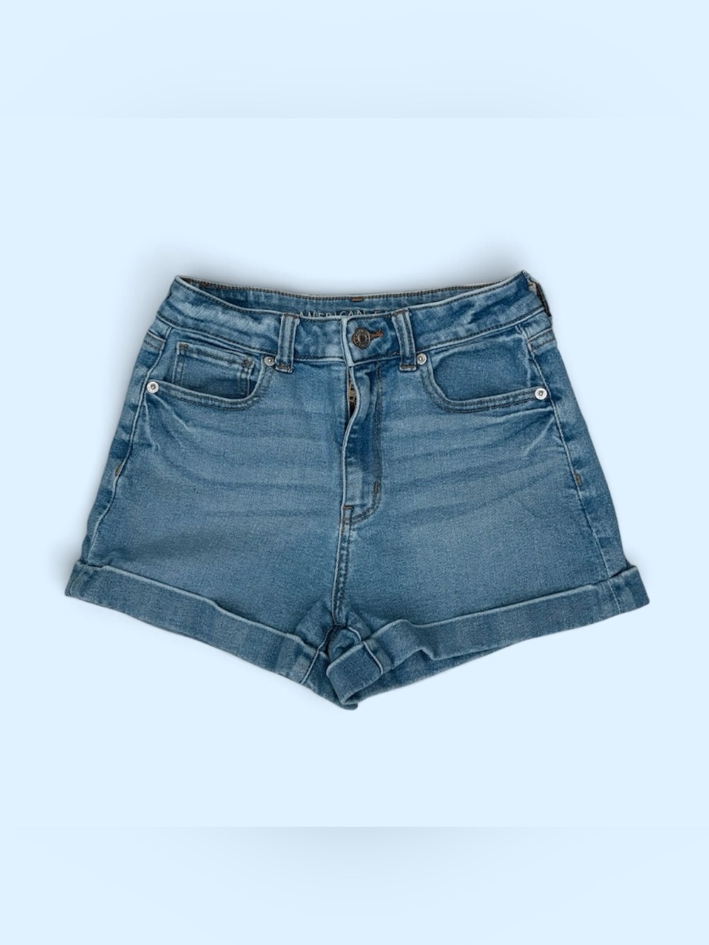 Size 0 American Eagle High-Rise Denim Mom Shorts in Medium Blue